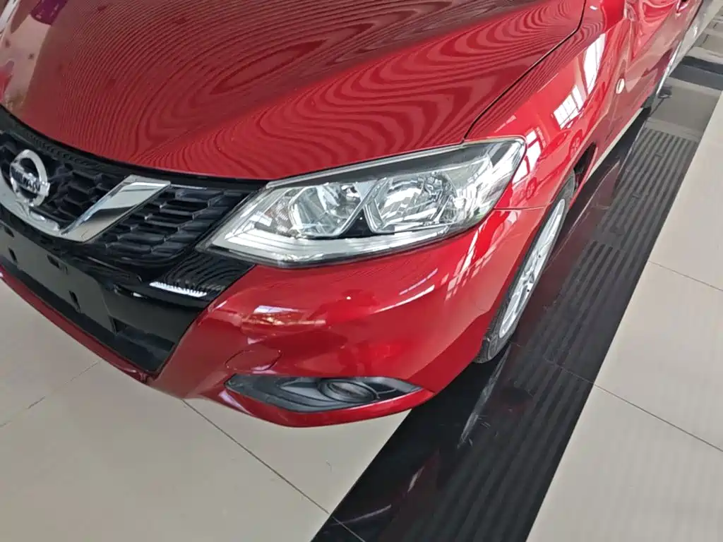 Nissan Tiida — миниатюра 24