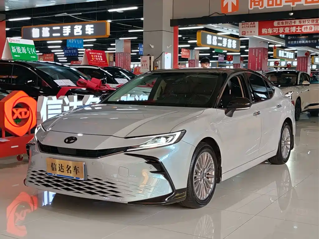 Toyota Camry 2024 2.0HG Luxury