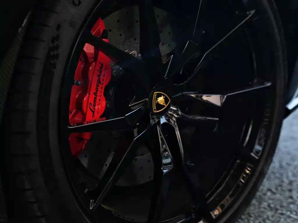 Lamborghini Aventador — миниатюра 10