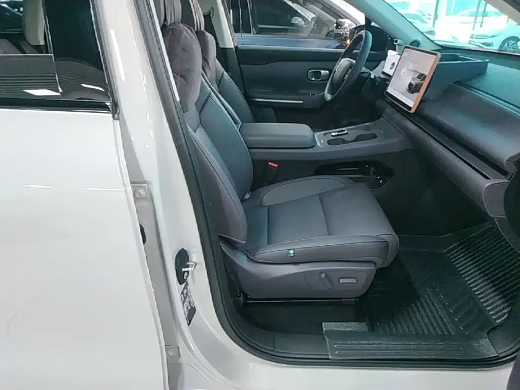 Leapmotor Leapmotor C10 — миниатюра 25
