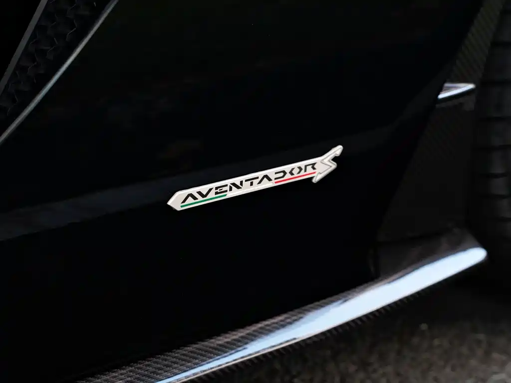 Lamborghini Aventador — миниатюра 9
