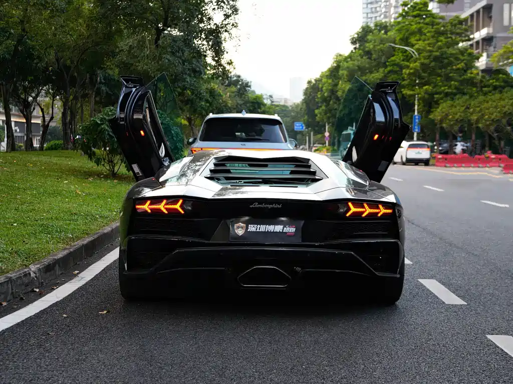 Lamborghini Aventador — миниатюра 5
