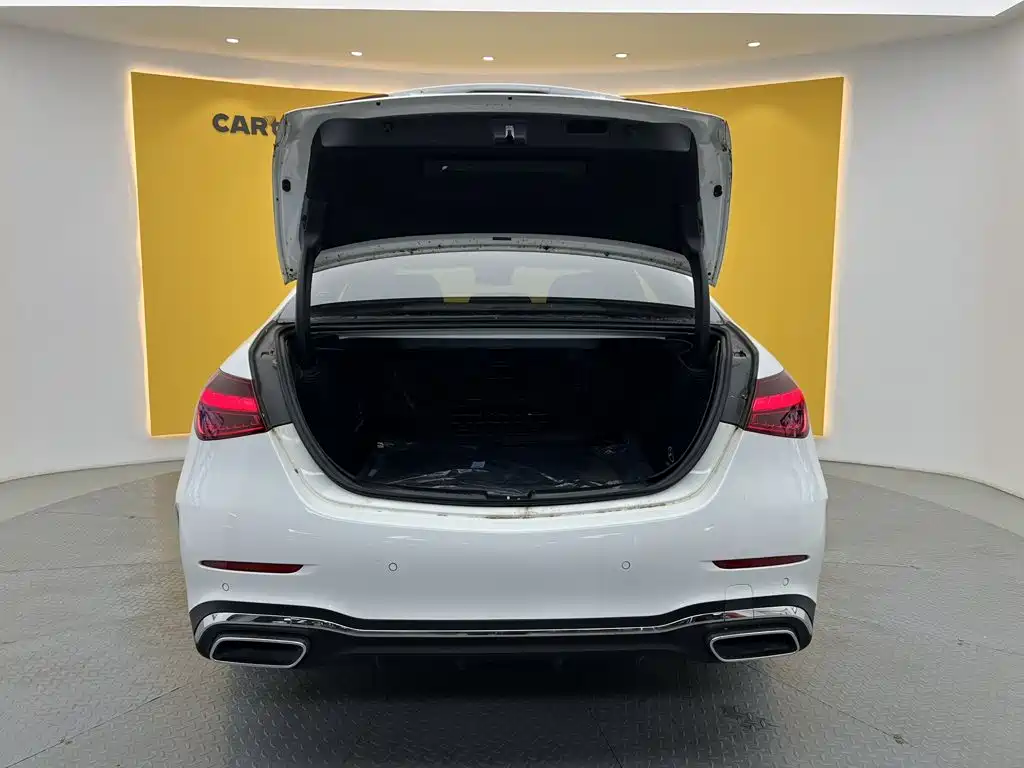 Mercedes-Benz C-Class — миниатюра 11