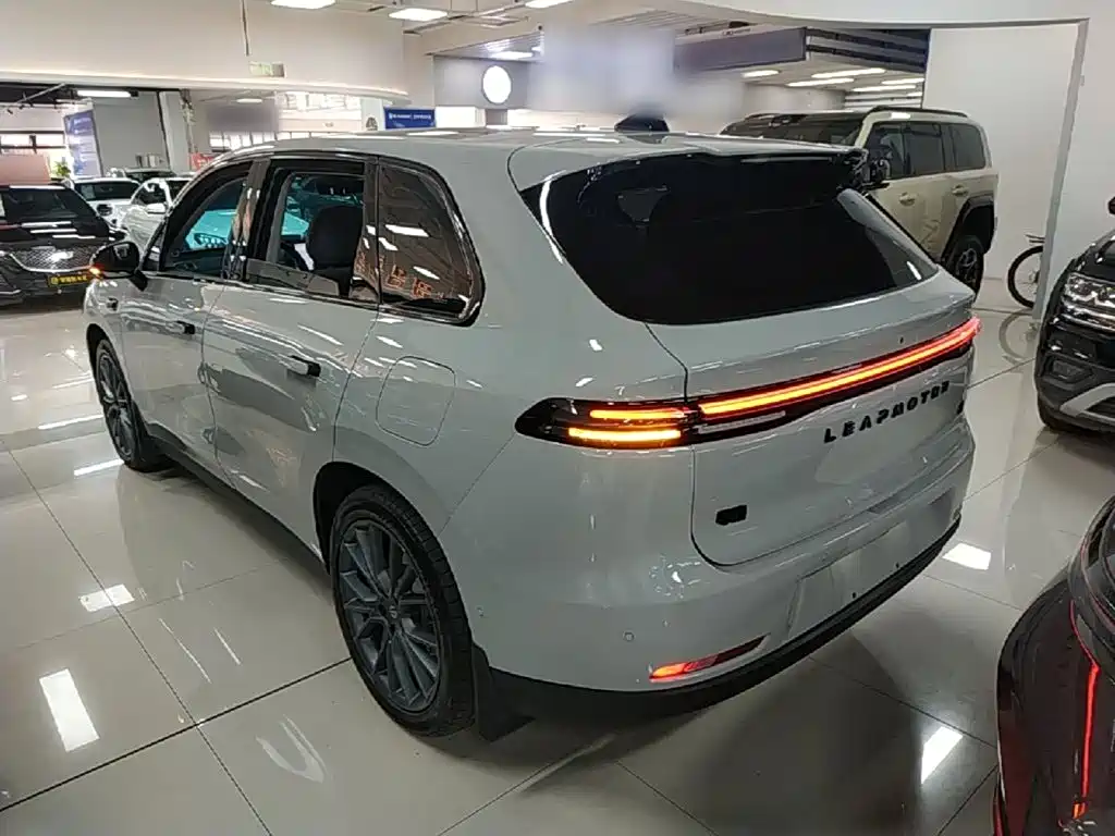 Leapmotor Leapmotor C10 — миниатюра 5