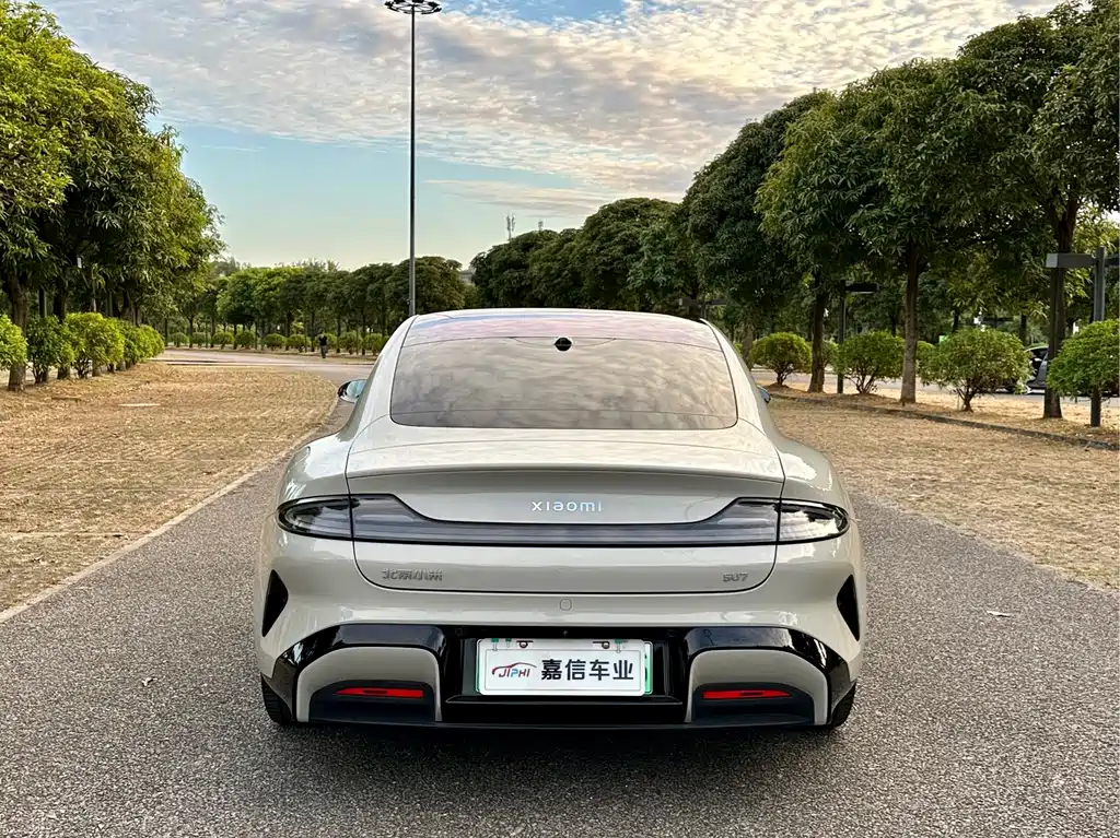XIAOMI CAR XIAOMI SU7