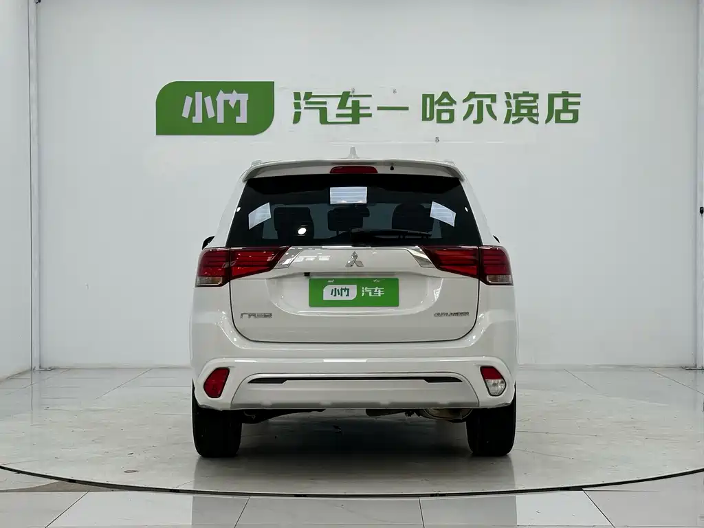 Mitsubishi Outlander — миниатюра 6