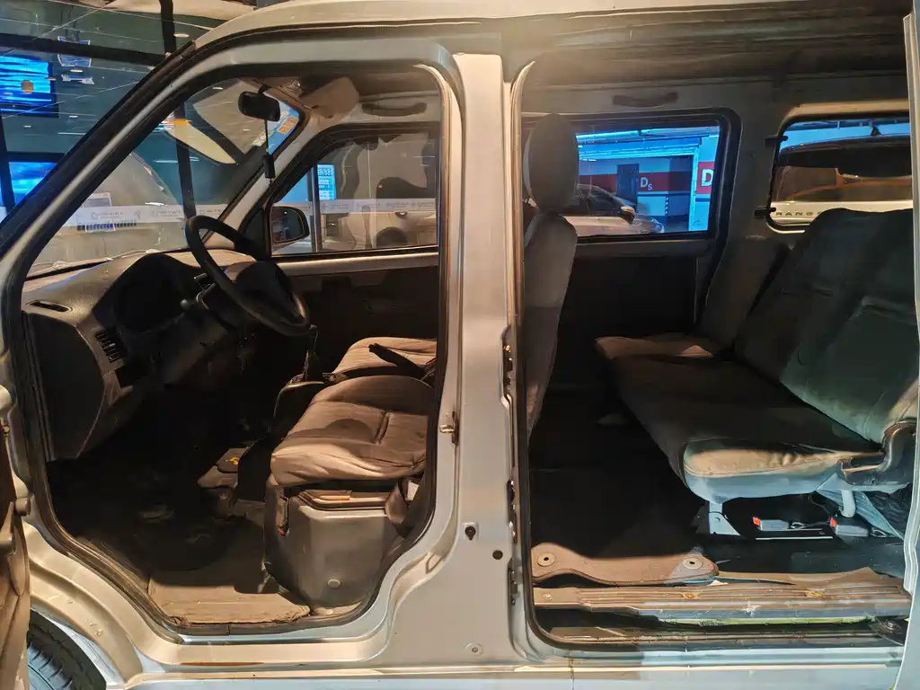 Wuling Rongguang — миниатюра 12