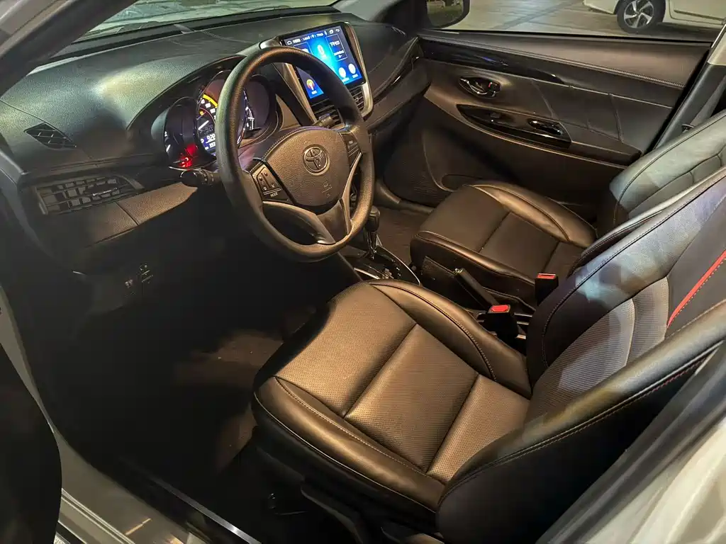 Toyota Yaris L — миниатюра 6