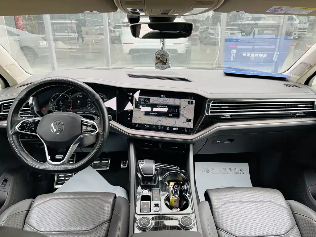 Volkswagen Touareg 2021 3.0TSI Sport