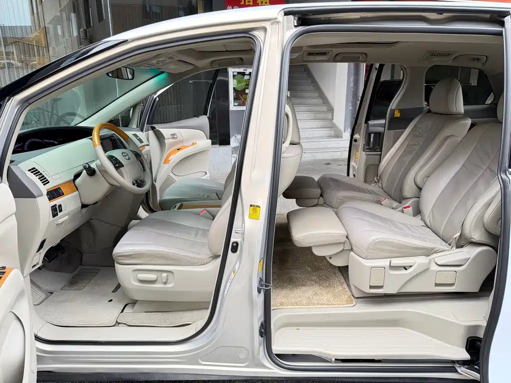 Toyota Previa — миниатюра 14