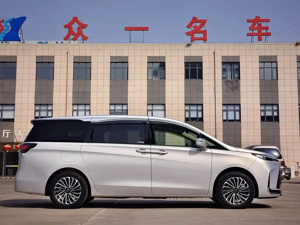 BUICK GL8 NEW ENERGY