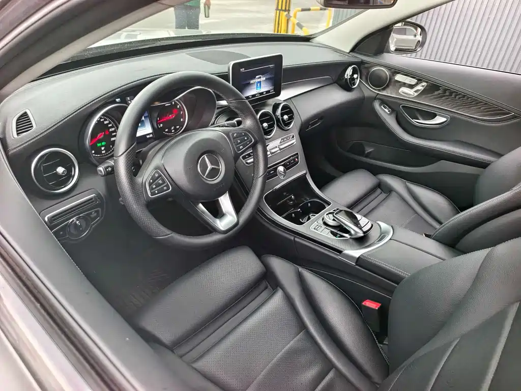 Mercedes-Benz C-Class — миниатюра 7