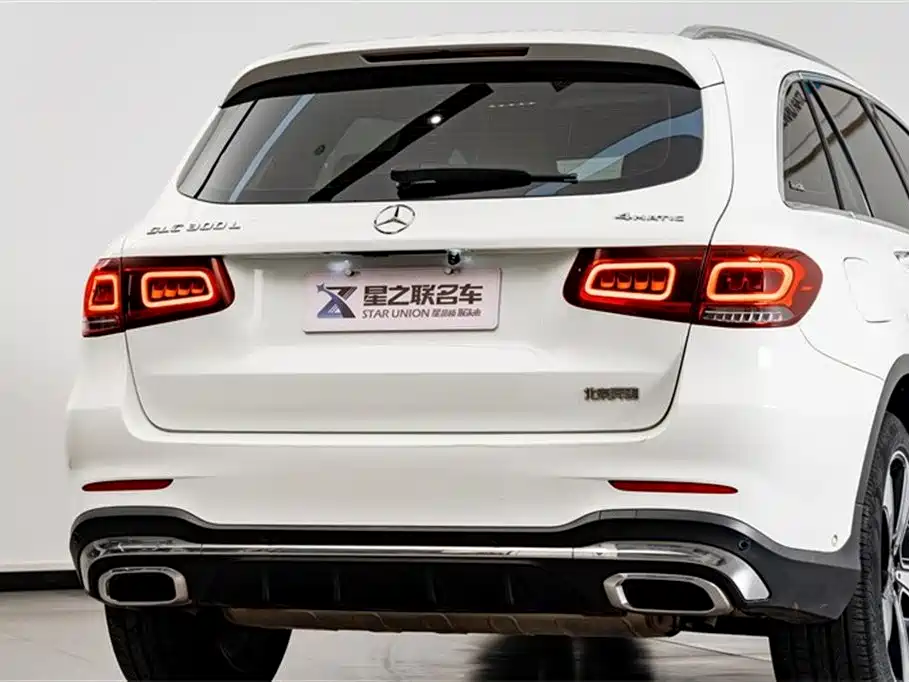 MERCEDES-BENZ GLC