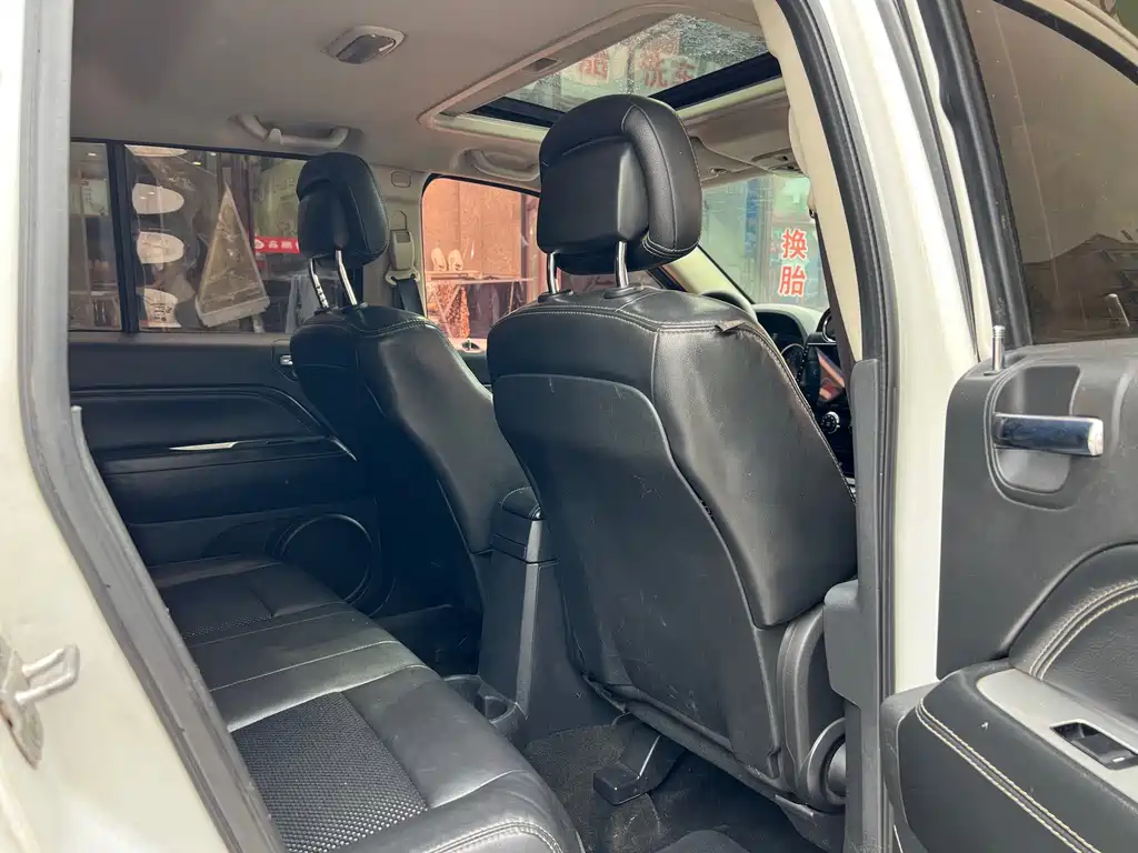 Jeep Compass (Import) — миниатюра 9