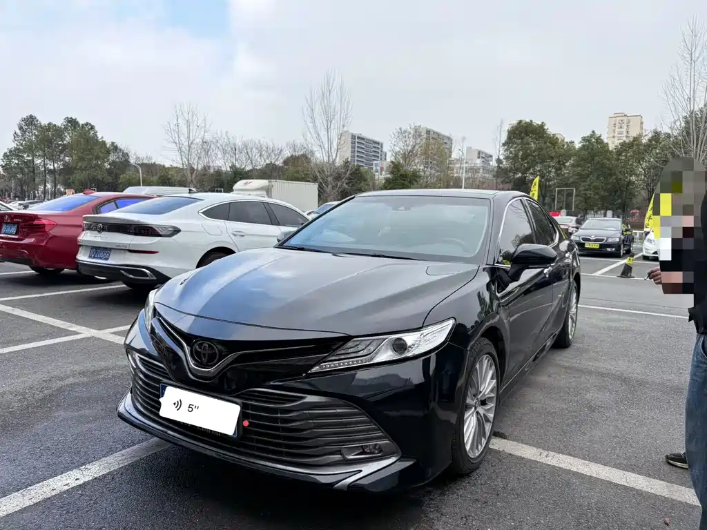 TOYOTA CAMRY