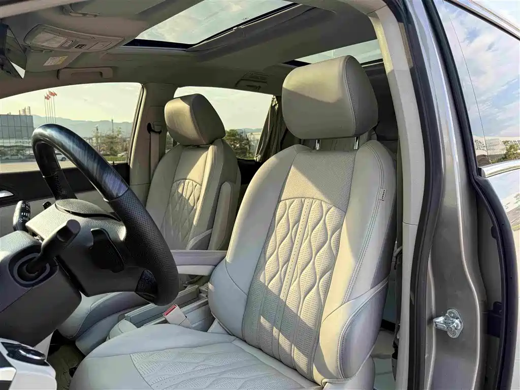 Buick GL8 — миниатюра 11