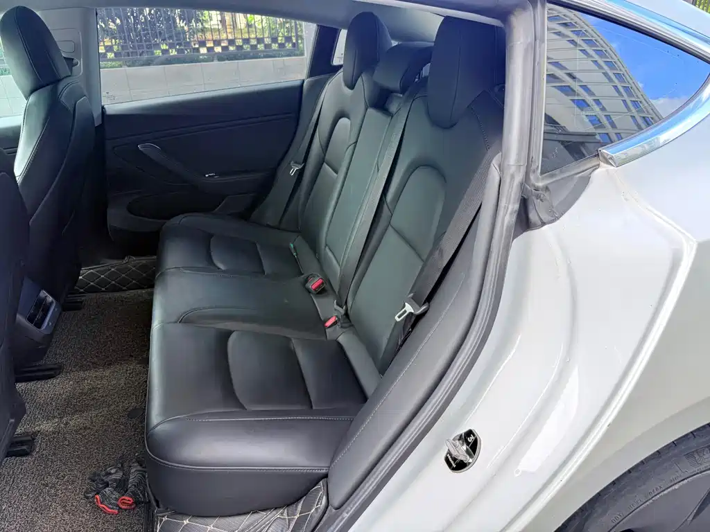 Tesla Model 3 — миниатюра 12