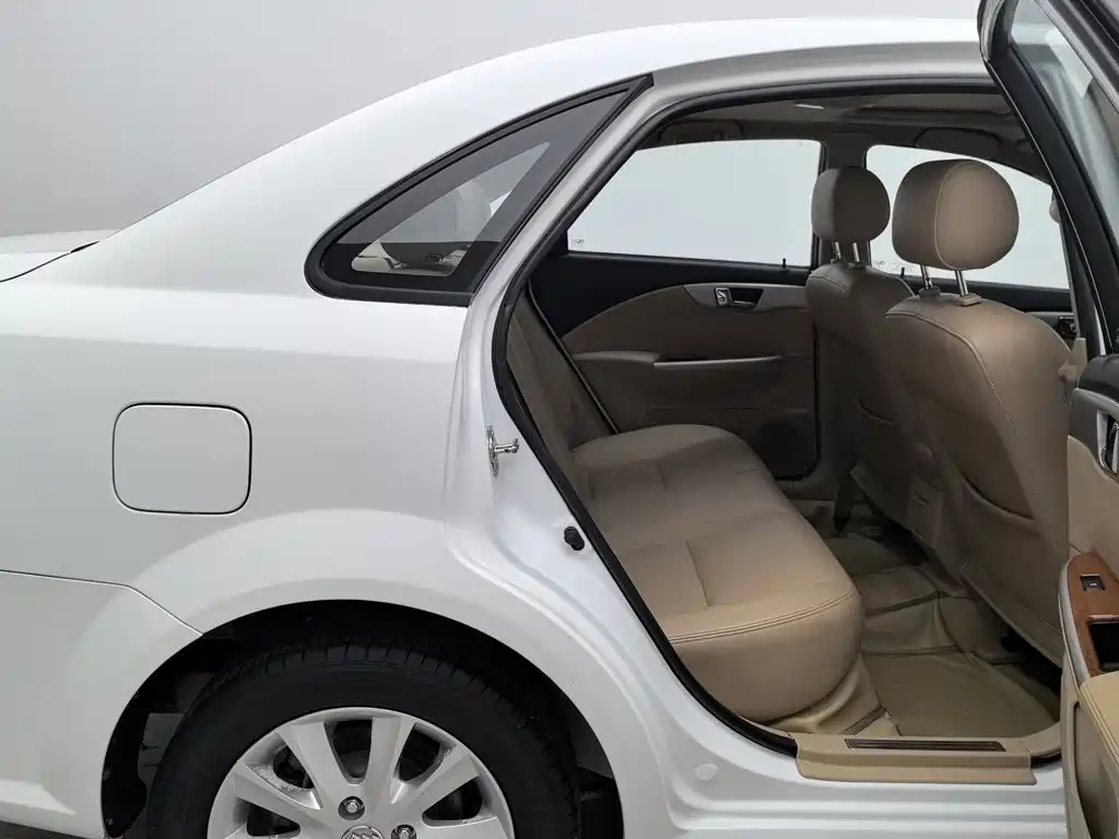 Buick Excelle — миниатюра 15