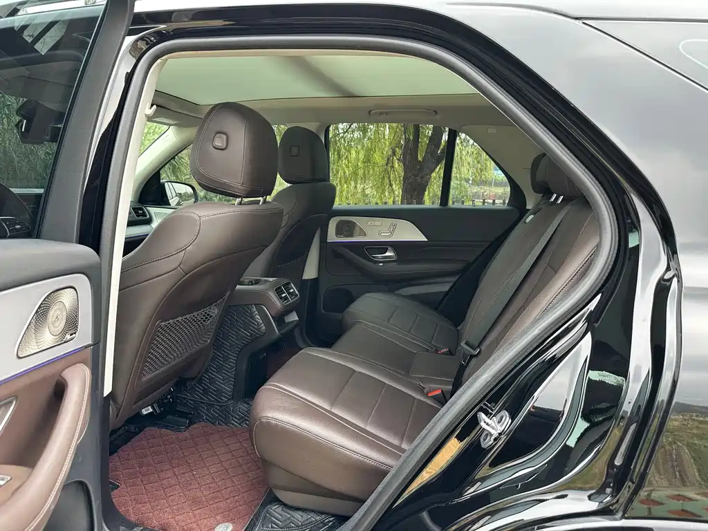 Mercedes-Benz GLE (Import) — миниатюра 8