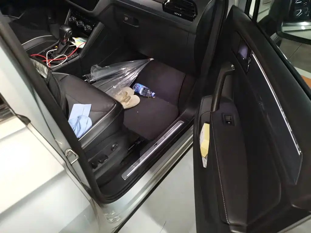 Volkswagen Tiguan L — миниатюра 20