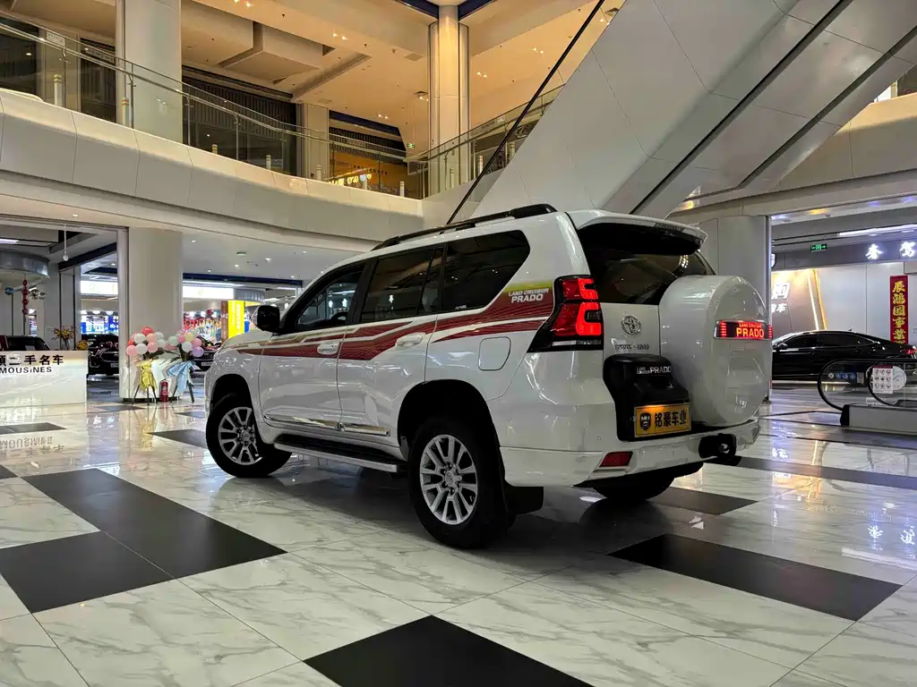 TOYOTA PRADO