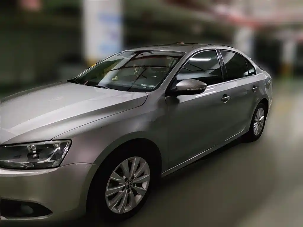 Volkswagen Sagitar 2015