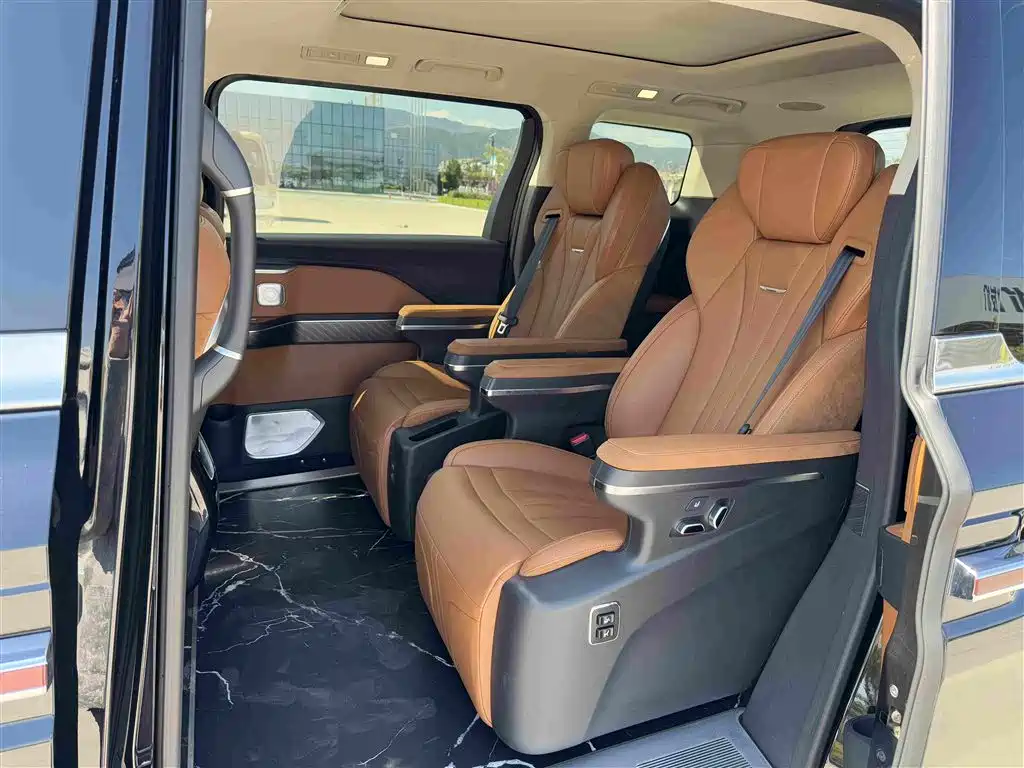 Hongqi Hongqi HQ9 PHEV — миниатюра 9