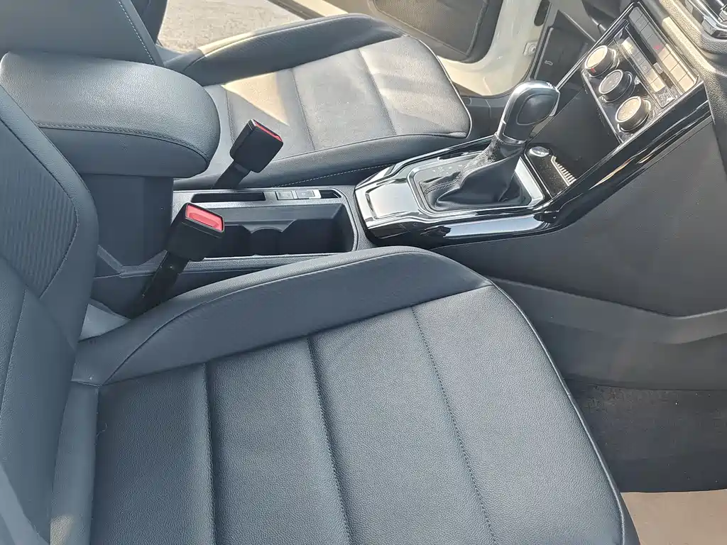 VOLKSWAGEN T ROC EXPLORING SONGS