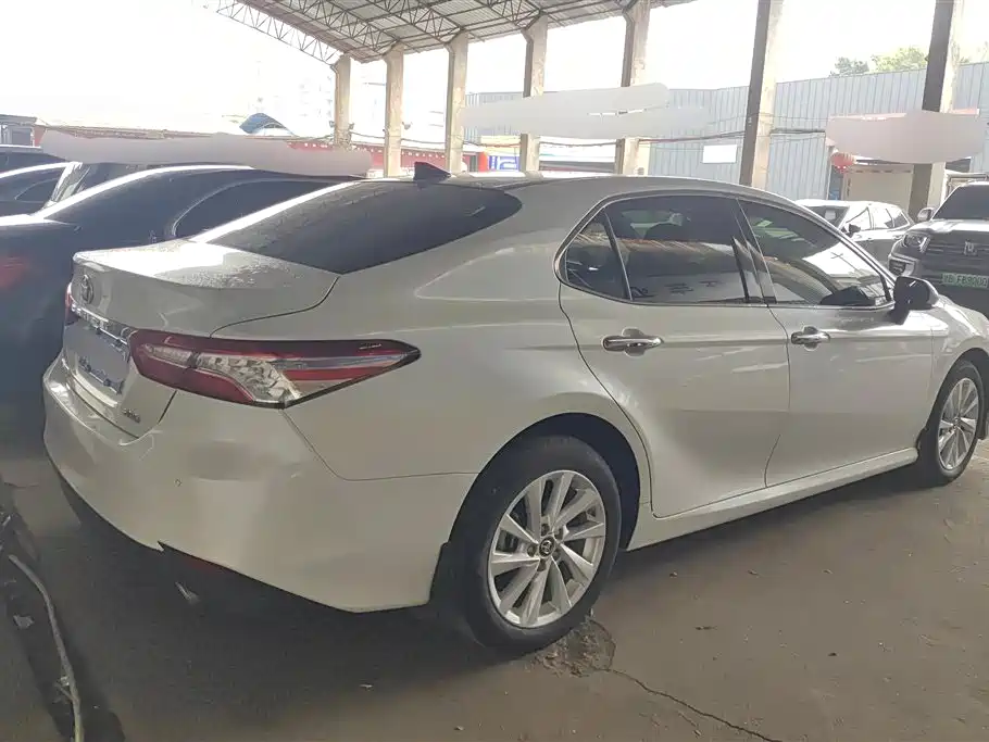 TOYOTA CAMRY