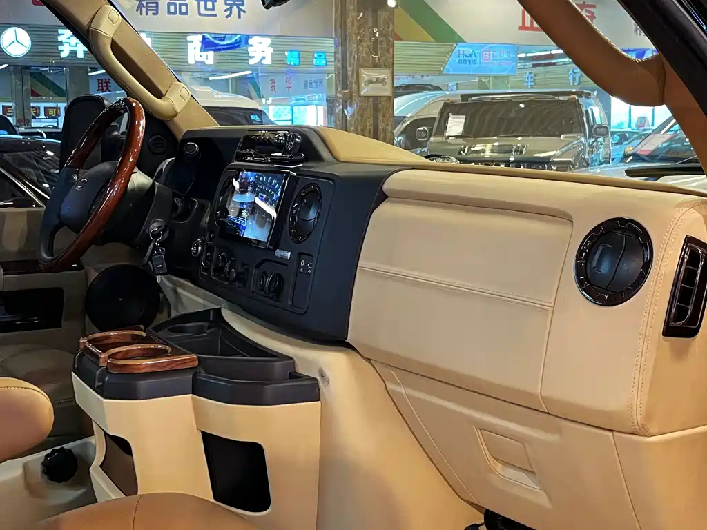 Ford E350 — миниатюра 17