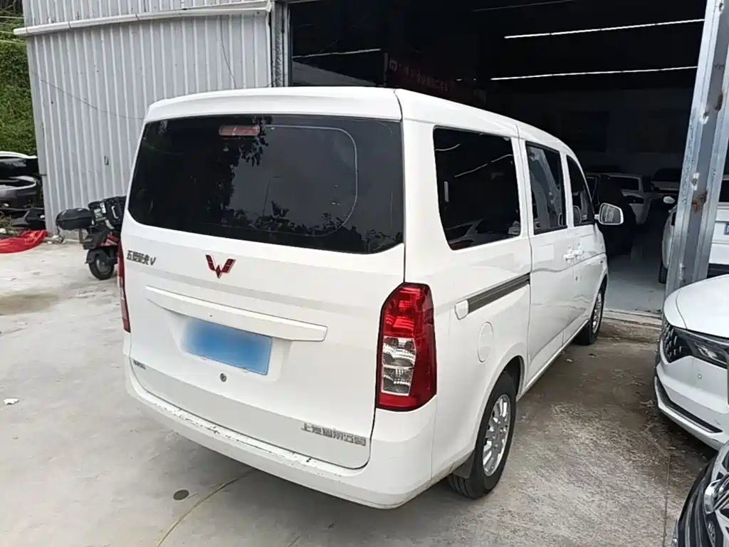 Wuling Rongguang V — миниатюра 7
