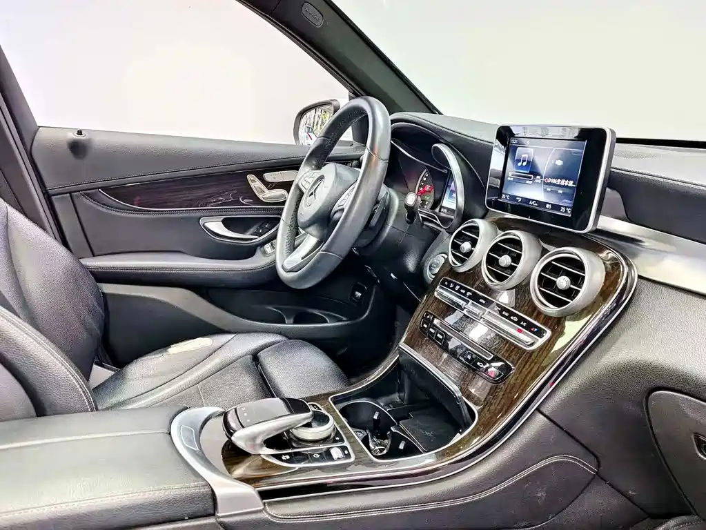 Mercedes-Benz GLC — миниатюра 11