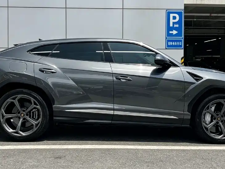 Lamborghini Urus — миниатюра 2