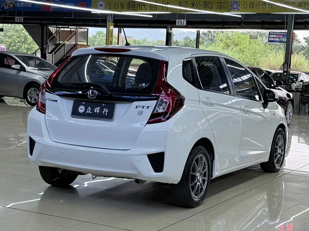 Honda Fit — миниатюра 4