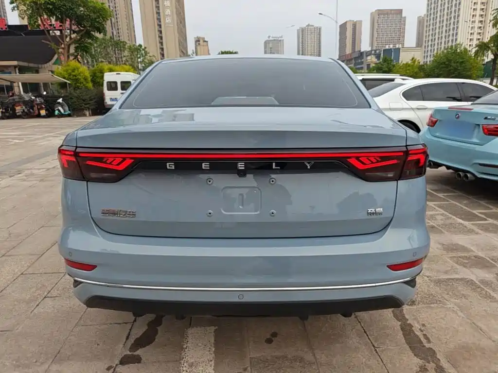 Geely Emgrand — миниатюра 6