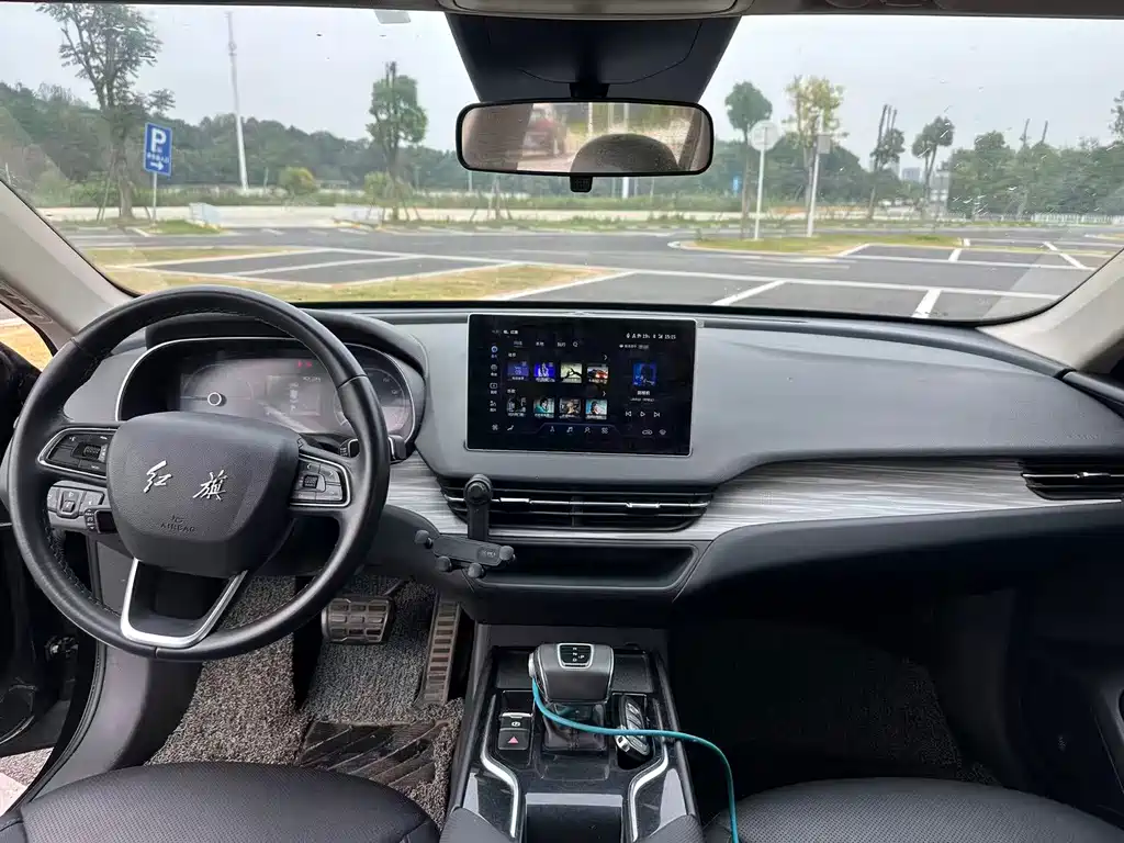 Hongqi Hongqi E-QM5 — миниатюра 6