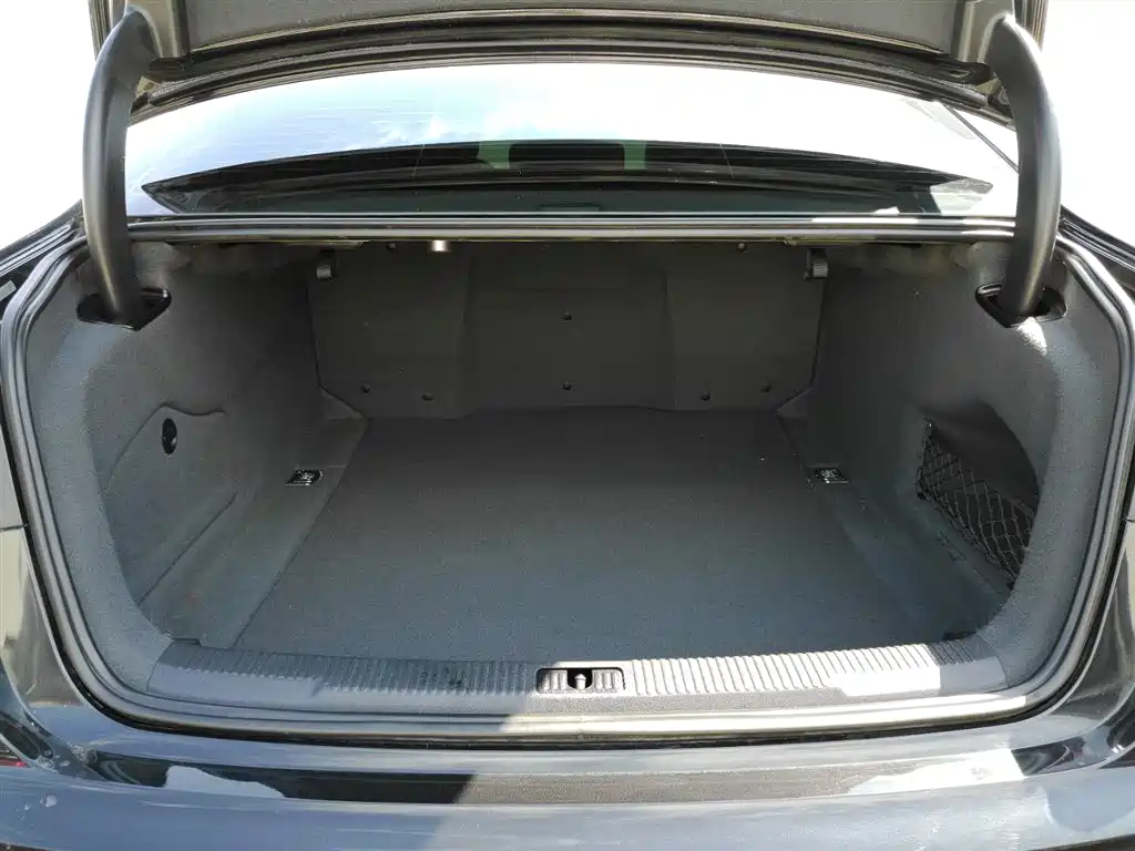 Audi A6L — миниатюра 17
