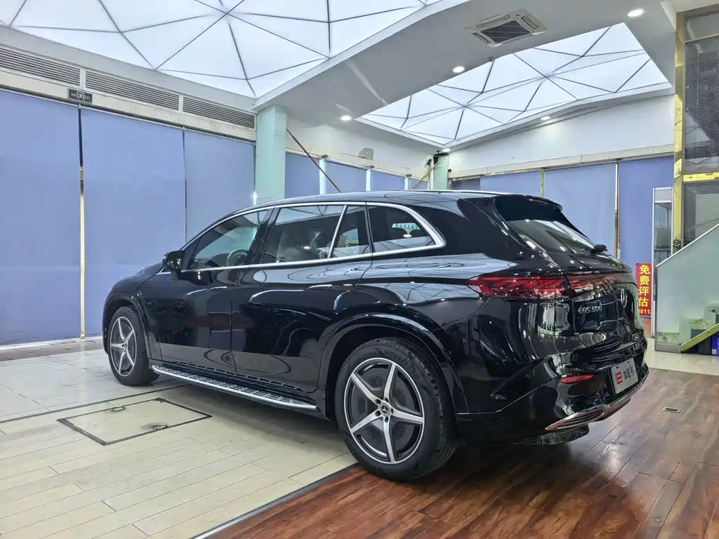 Mercedes-Benz EQS SUV — миниатюра 16