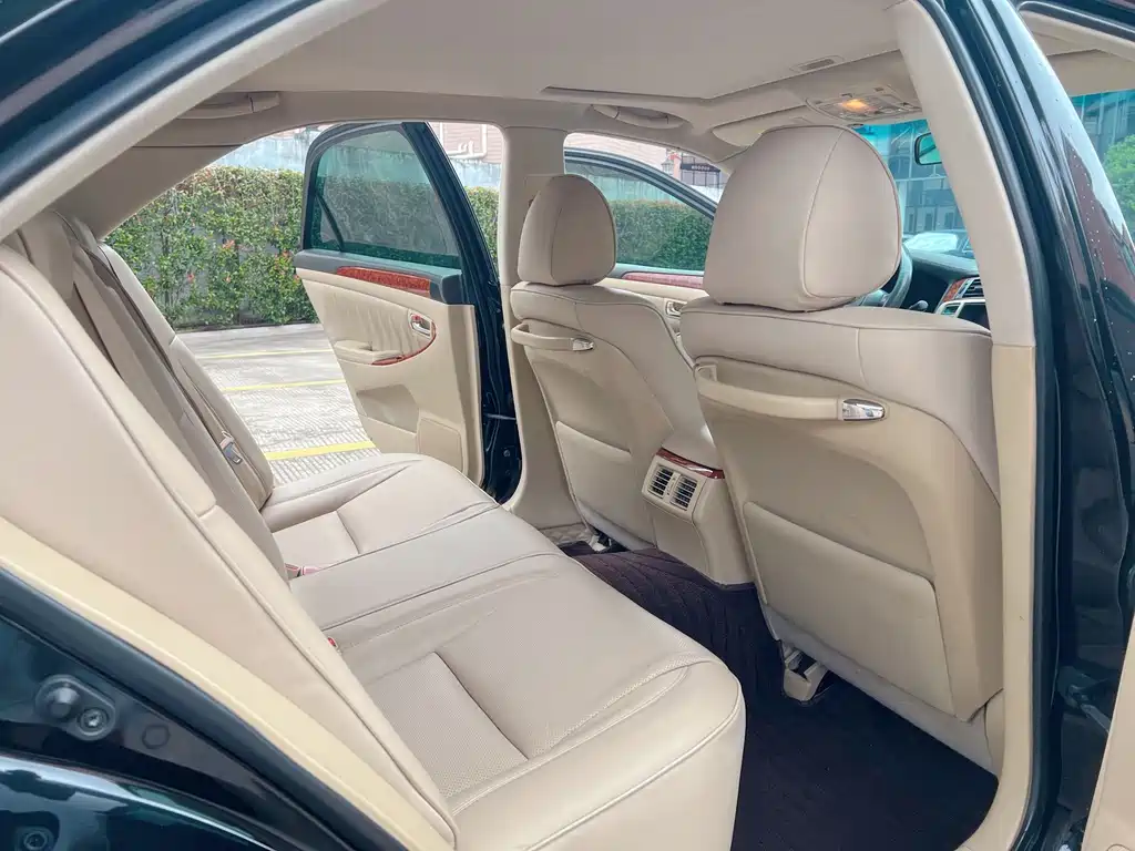 Toyota Crown — миниатюра 11