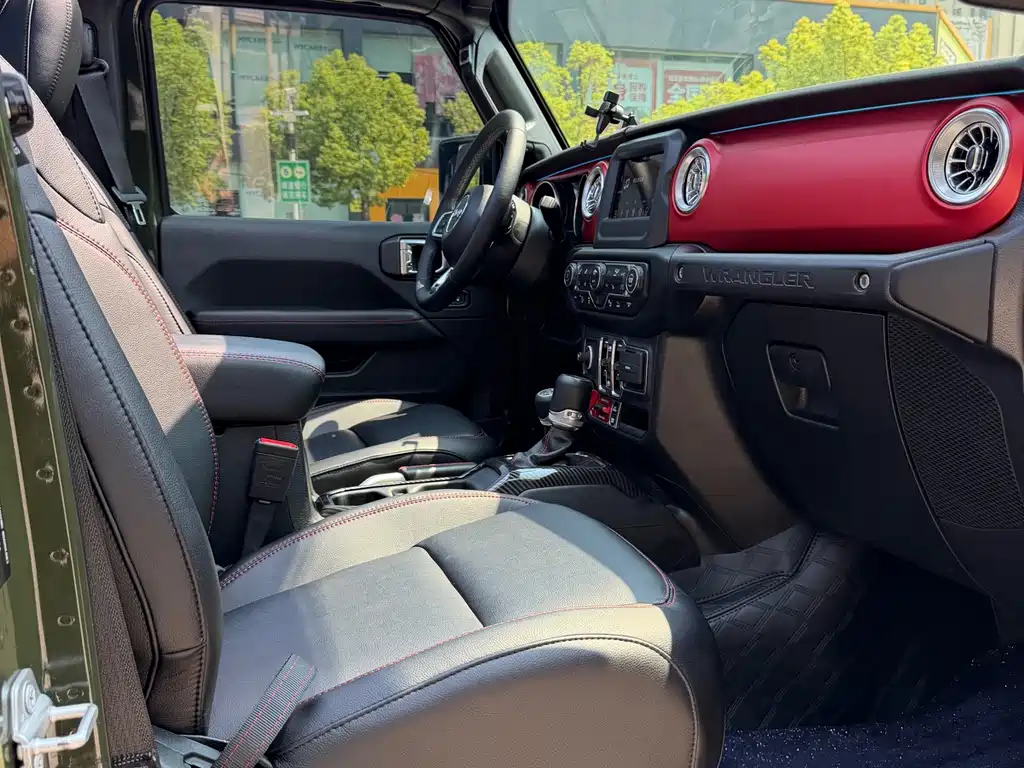 Jeep Wrangler — миниатюра 12