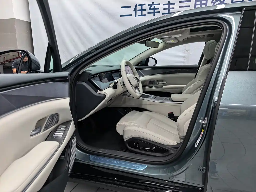 BYD Han L 2025 DM-i 200KM Flagship