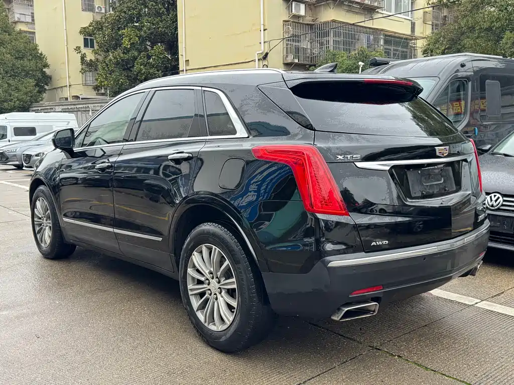 CADILLAC XT5