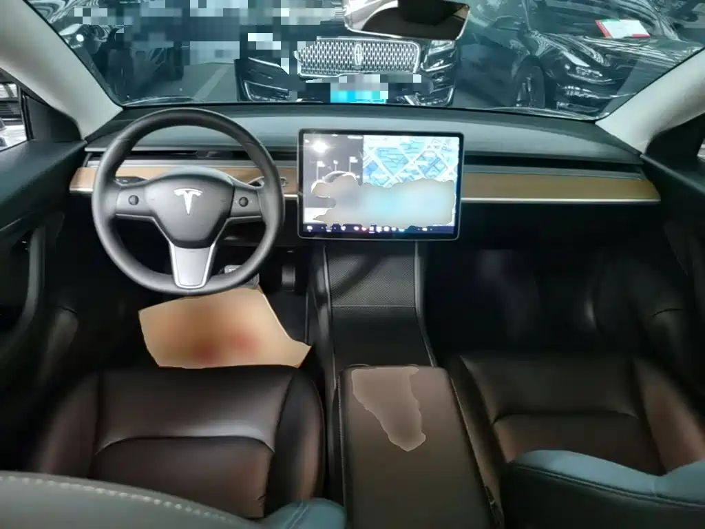 Tesla Model 3 — миниатюра 10