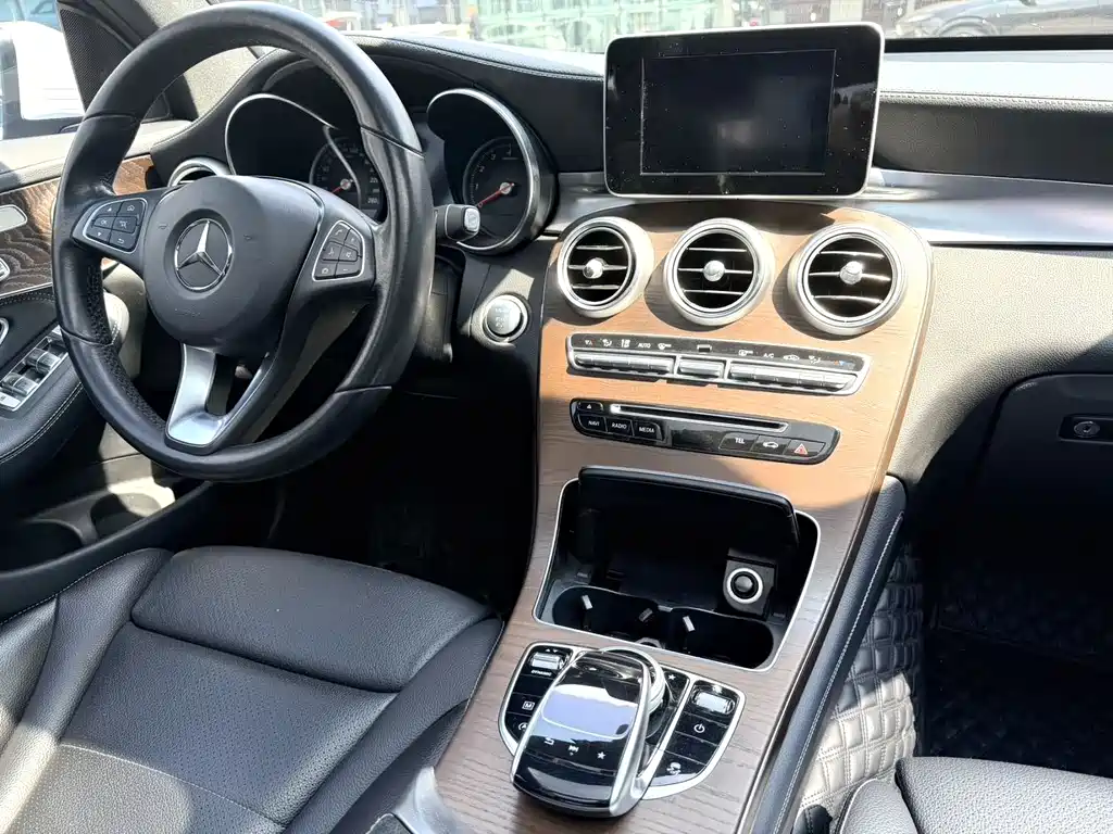 Mercedes-Benz GLC 2017 GLC 300 4MATIC