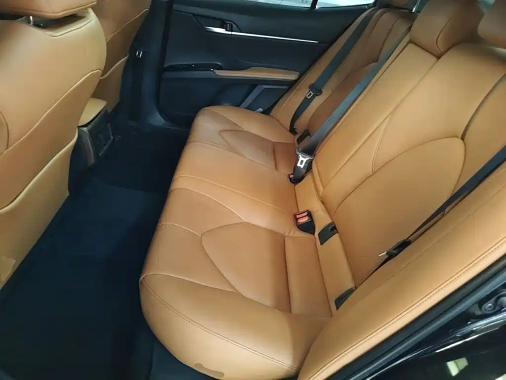 Toyota Camry — миниатюра 17