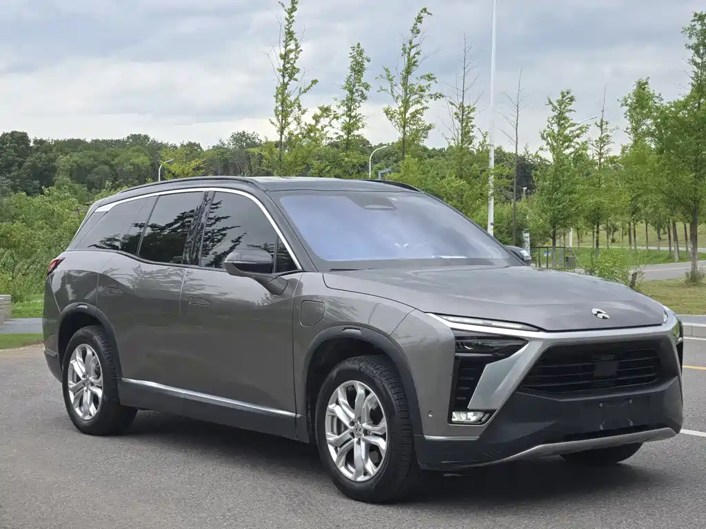 NIO ES8 2020 580KM мест