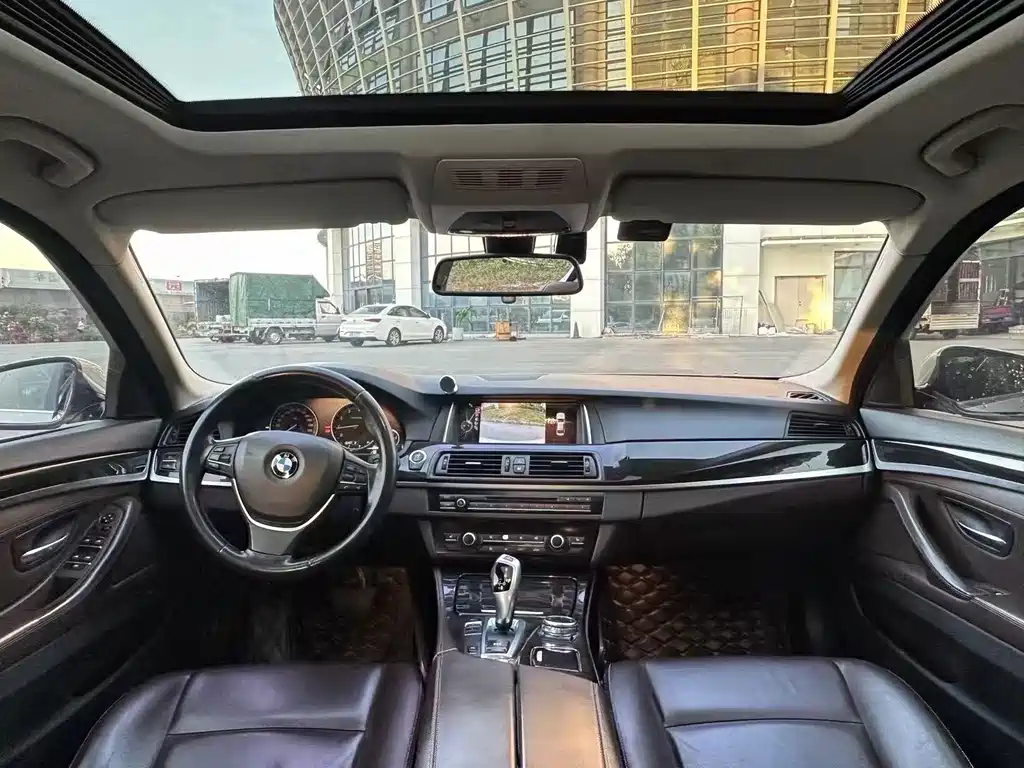 BMW 5 Series — миниатюра 5