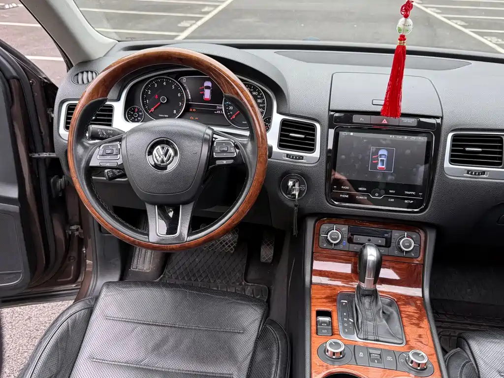 Volkswagen Touareg — миниатюра 12
