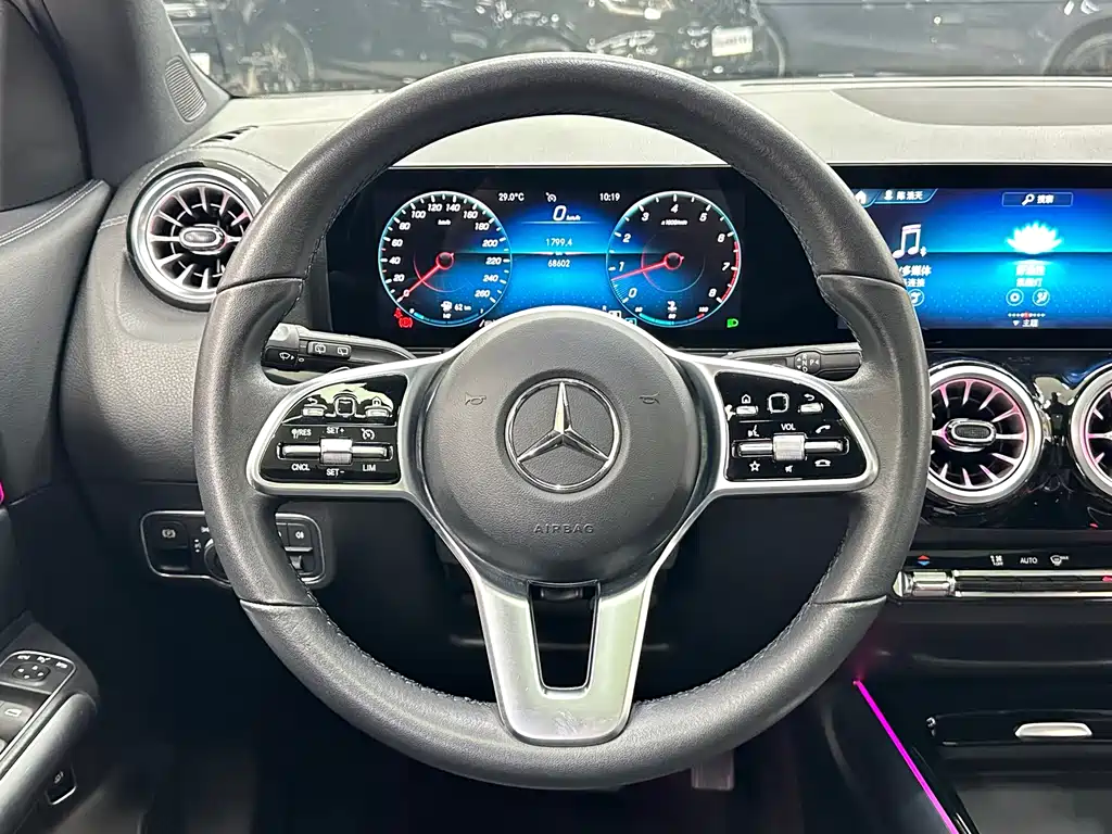 Mercedes-Benz GLA — миниатюра 16