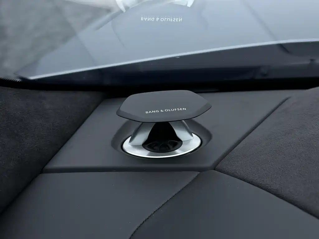 Lamborghini Urus — миниатюра 21